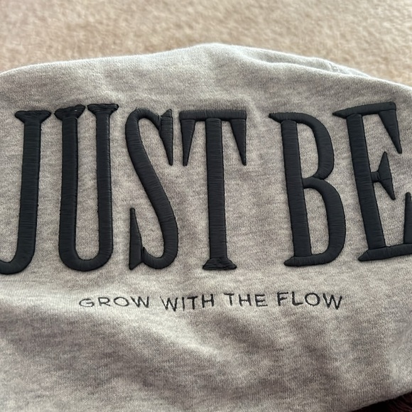 NWOT Spiritual Gangster ‘Just Be’ Embroidered Hoodie - Picture 8 of 11